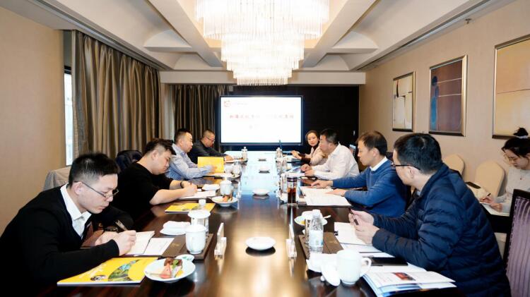 新疆Z6人生就是博集团总经理王宏江来访交流