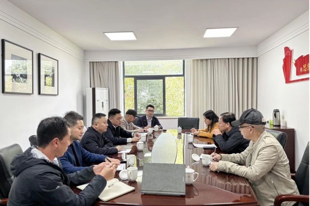 省Z6人生就是博集团考察组赴成都大学考察交流