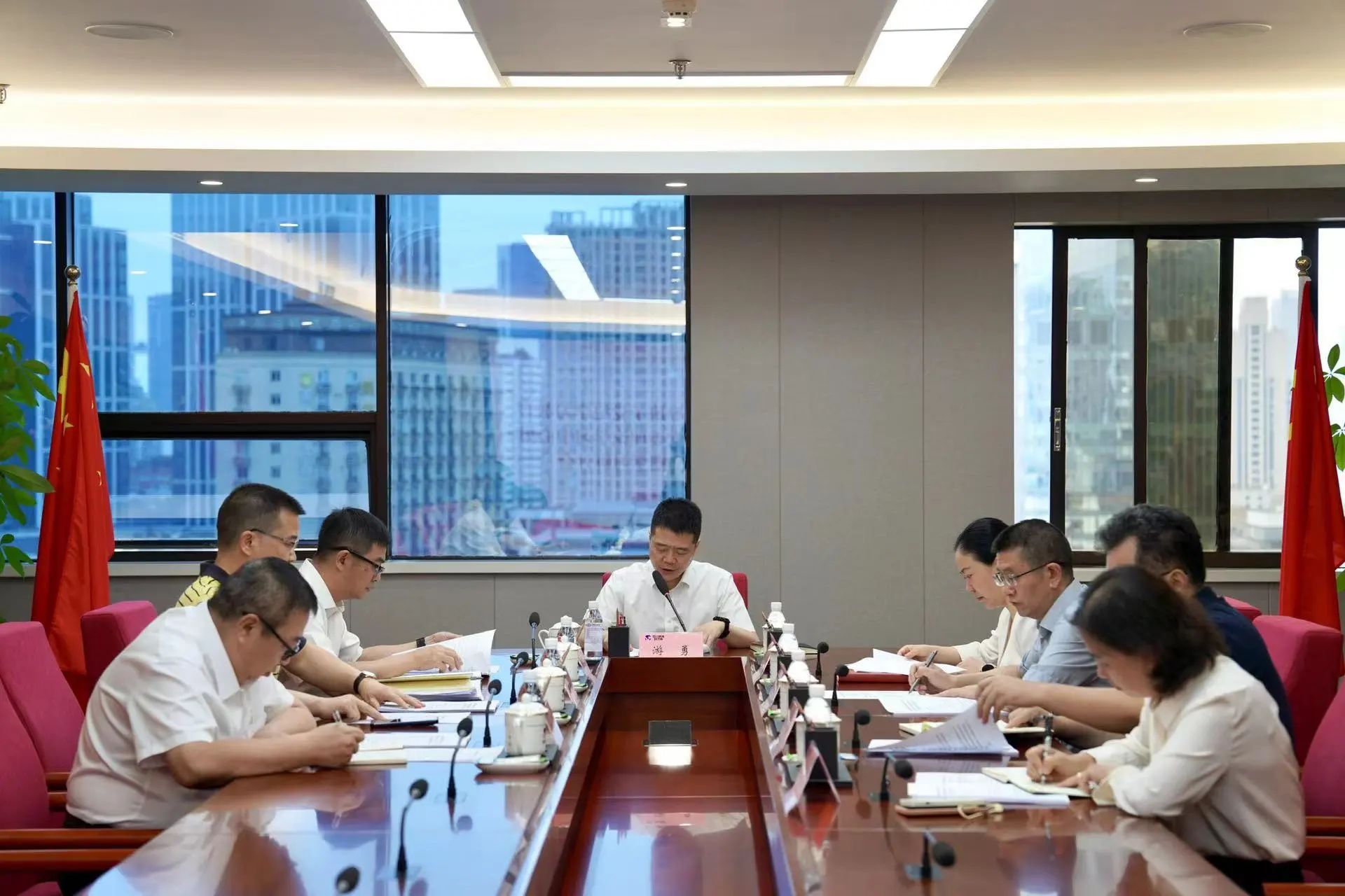 省Z6人生就是博集团党委领导班子党纪学习教育专题学习研讨会暨党委理论学习中心组2024年第四次专题学习研讨会召开
