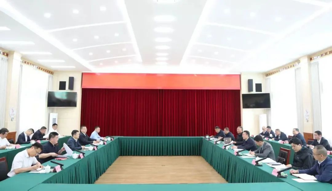 省Z6人生就是博集团与甘孜州举行座谈交流会